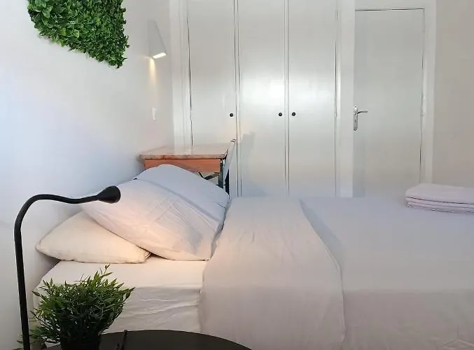 Costa By The Πανσιόν *