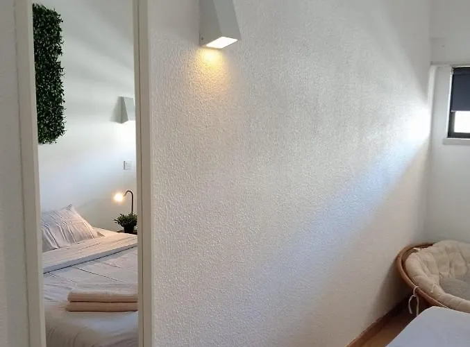 Πανσιόν Costa By The *