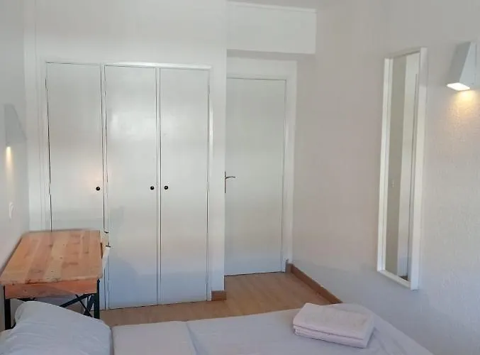 Πανσιόν Costa By The Costa de Caparica